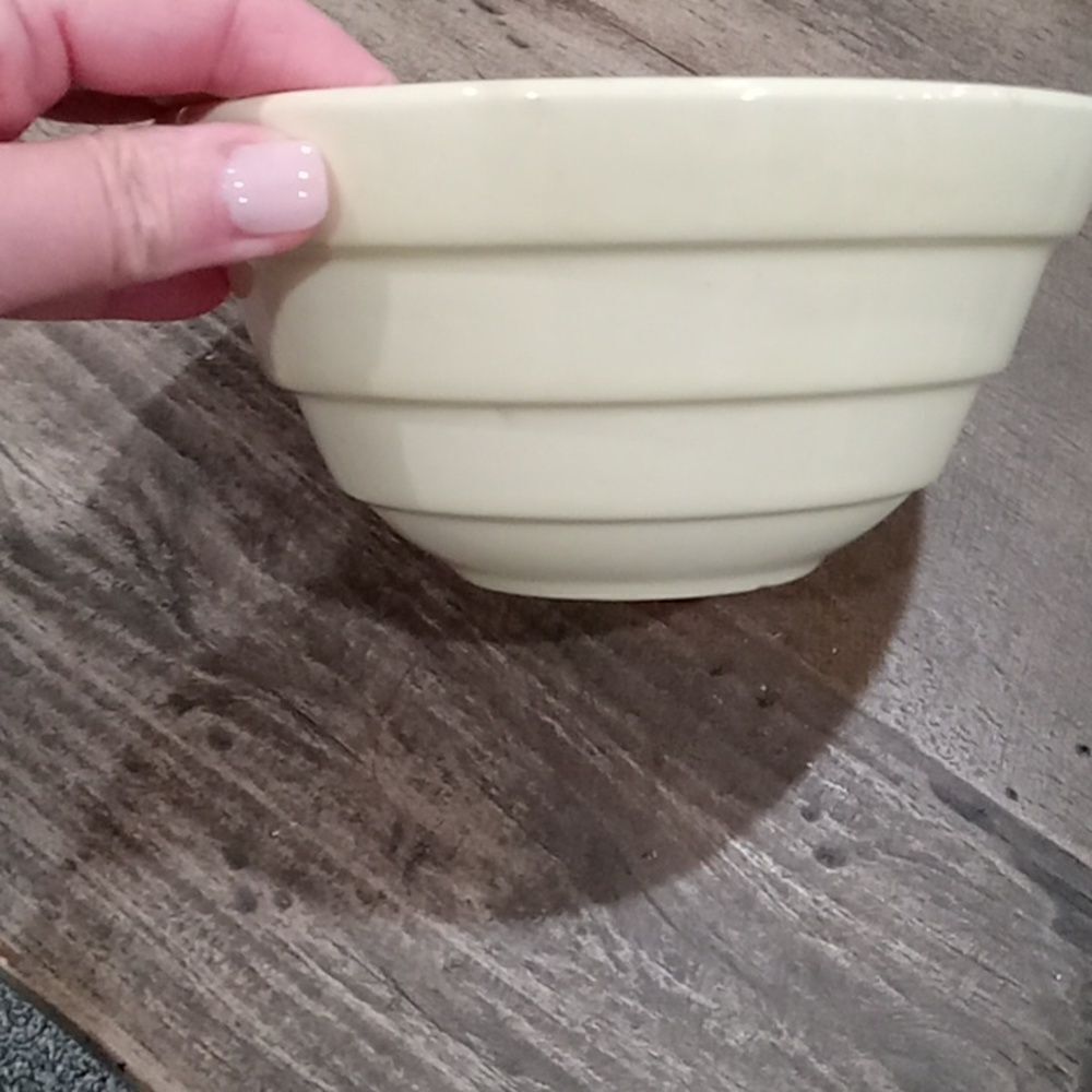 Robinson Ransbottom Pottery Early 1900's vintage cream colored decorative bowl